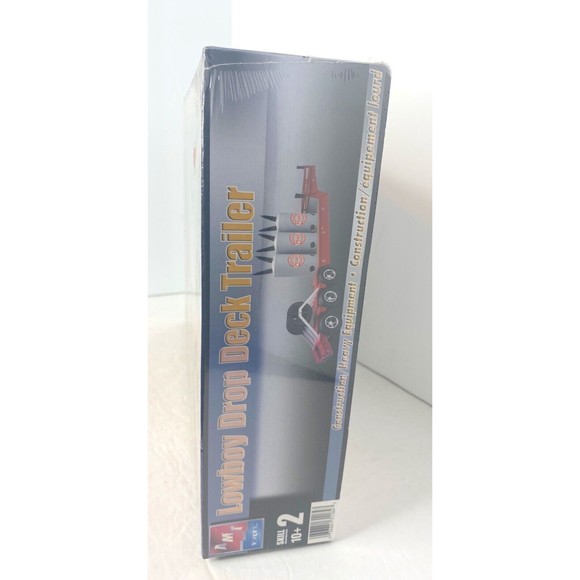 AMT 31154 Lowboy Drop Deck Trailer model kit, New Sealed Old Stock - Picture 2 of 8